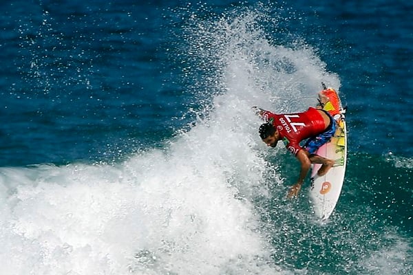 Filipe Toledo faz bateria impecável e elimina Gabriel Medina em Gold Coast
