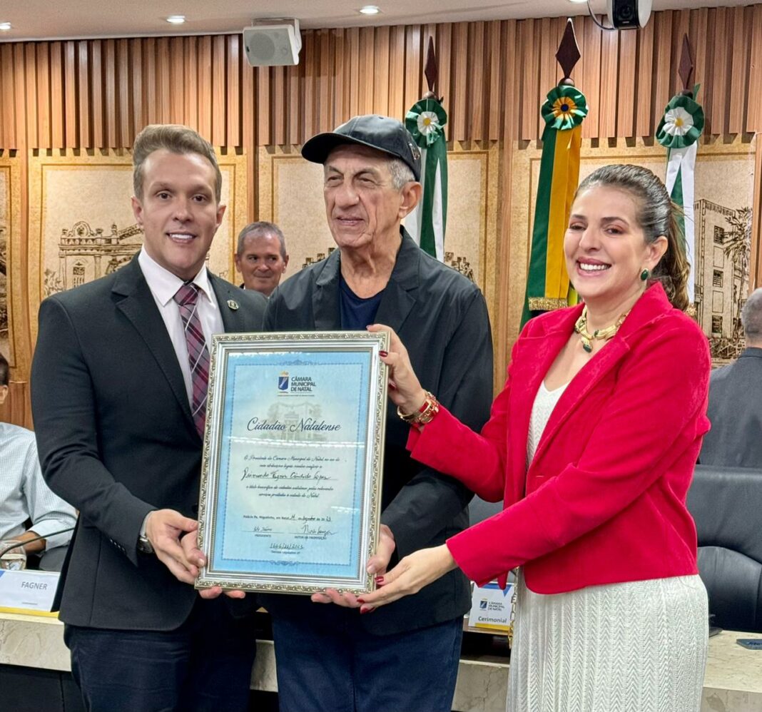 Cantor Fagner recebe Título de Cidadão Natalense na Câmara Municipal de Natal