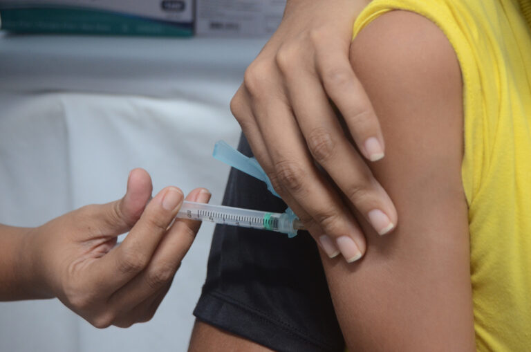 Locais para vacinação contra dengue foram divulgados pela SMS