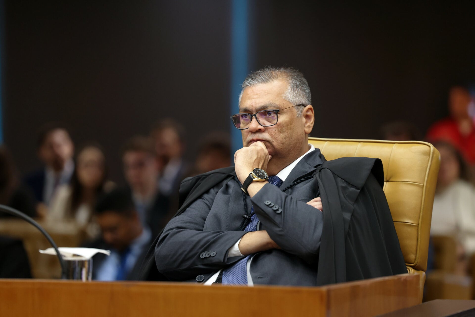 Dino manda PF investigar relação de Vorcaro com cemitérios em SP - Tribuna do Norte