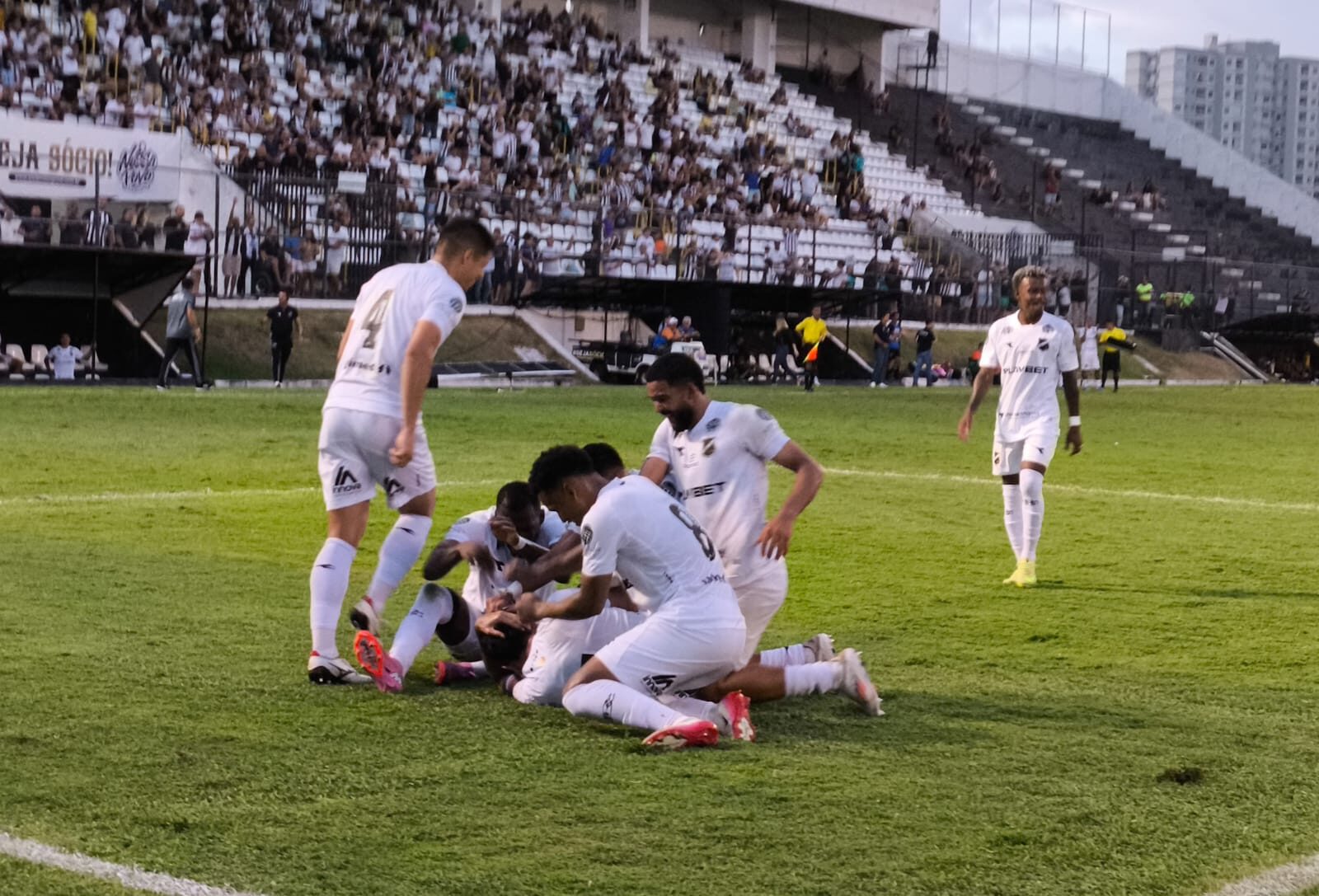 ABC goleia Santa Cruz e assume liderança provisória do Campeonato Potiguar