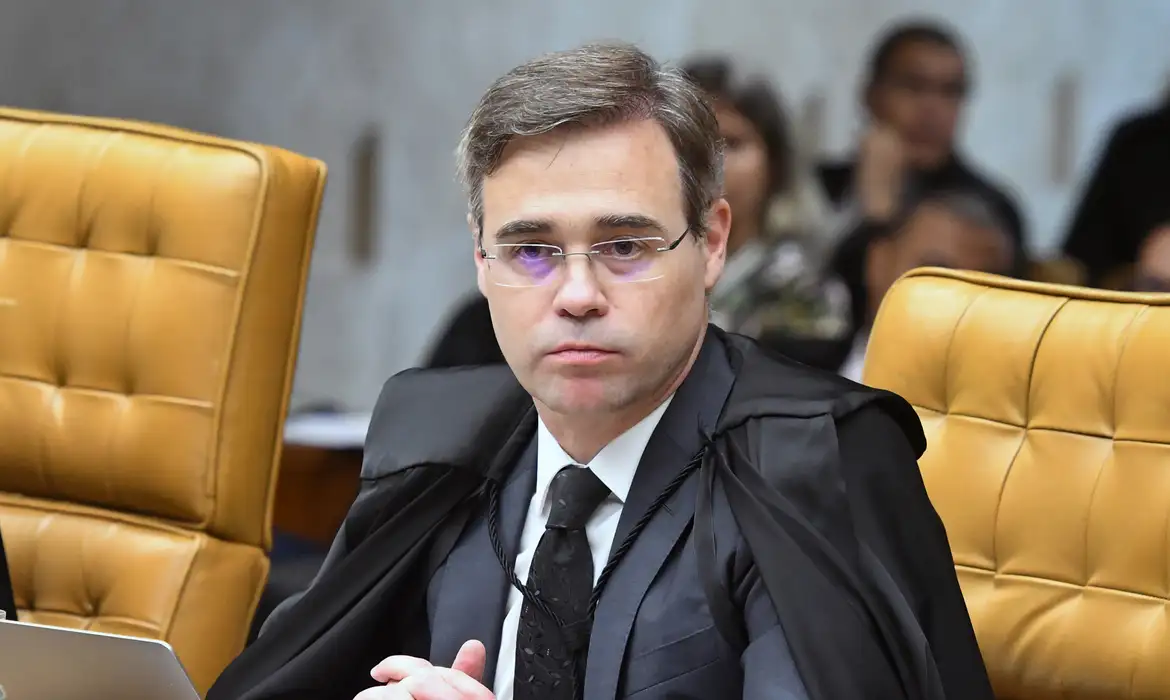 Mendonça rejeita ação sobre reajuste do Bolsa Família sem julgar mérito - Tribuna do Norte