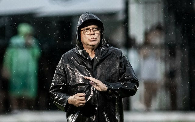 Waguinho reconheceu que a partida não foi fácil, apesar do placar elástico. Foto: Guilherme Drovas/ABC FC
