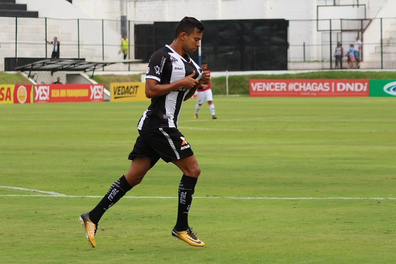 Wallyson esteve em campo no &uacute;ltimo triunfo do ABC sobre o Vit&oacute;ria. Foto: Andrei Torres/ABC FC