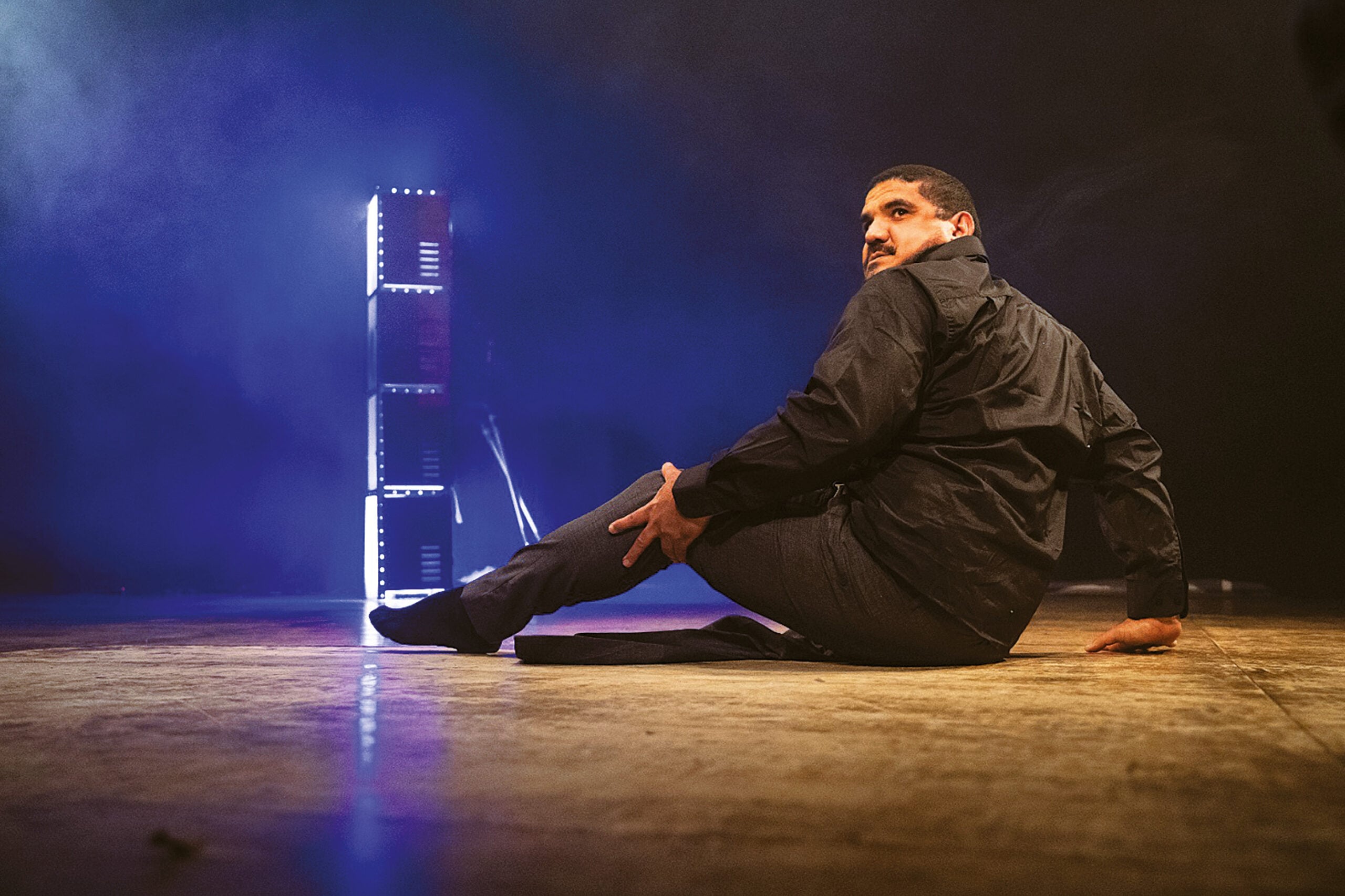 O espetáculo de dança “Darkruim”, do artista potiguar João Paulo Lima, é destaque na Mostra de Artes e Pluralidades