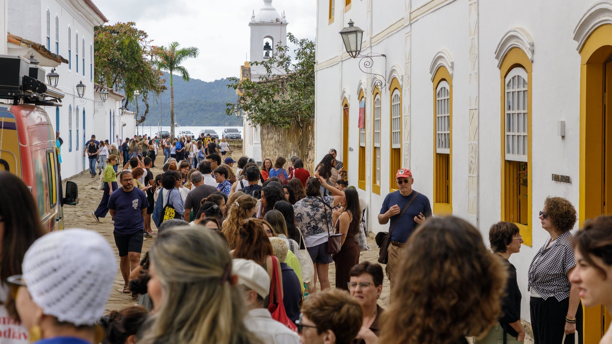 Flip 2026: Veja os livros mais vendidos, números e destaques da maior edição da festa literária
