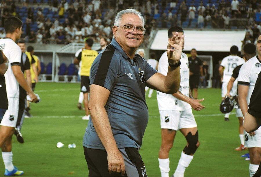 Após o recorde e o acesso, técnico do ABC pede foco no título Após o recorde e o acesso, técnico do ABC pede foco no título