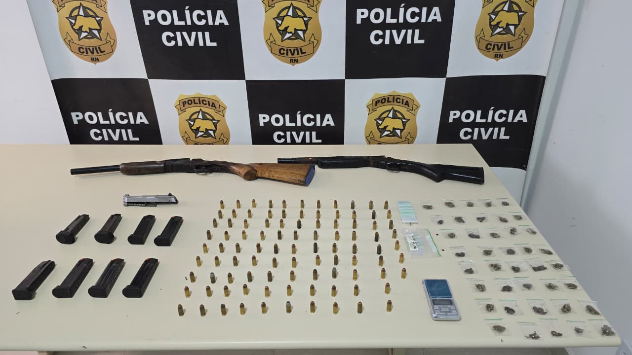 Adolescente é apreendido com drogas em condomínio na Grande Natal; polícia encontra armas e munições