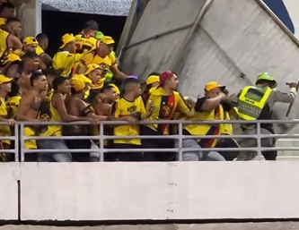 VIRALIZOU: Torcida do Sport rompe barreira e provoca confusão após derrota para o CRB - Tribuna do Norte