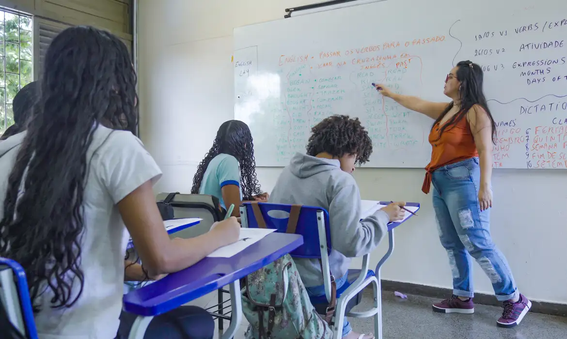 Número de professores jovens cai 31% em dez anos, aponta pesquisa - Tribuna do Norte